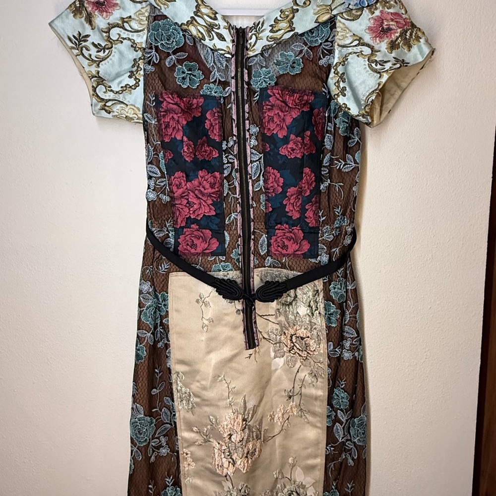 Vintage-Inspired Floral Midi Dress